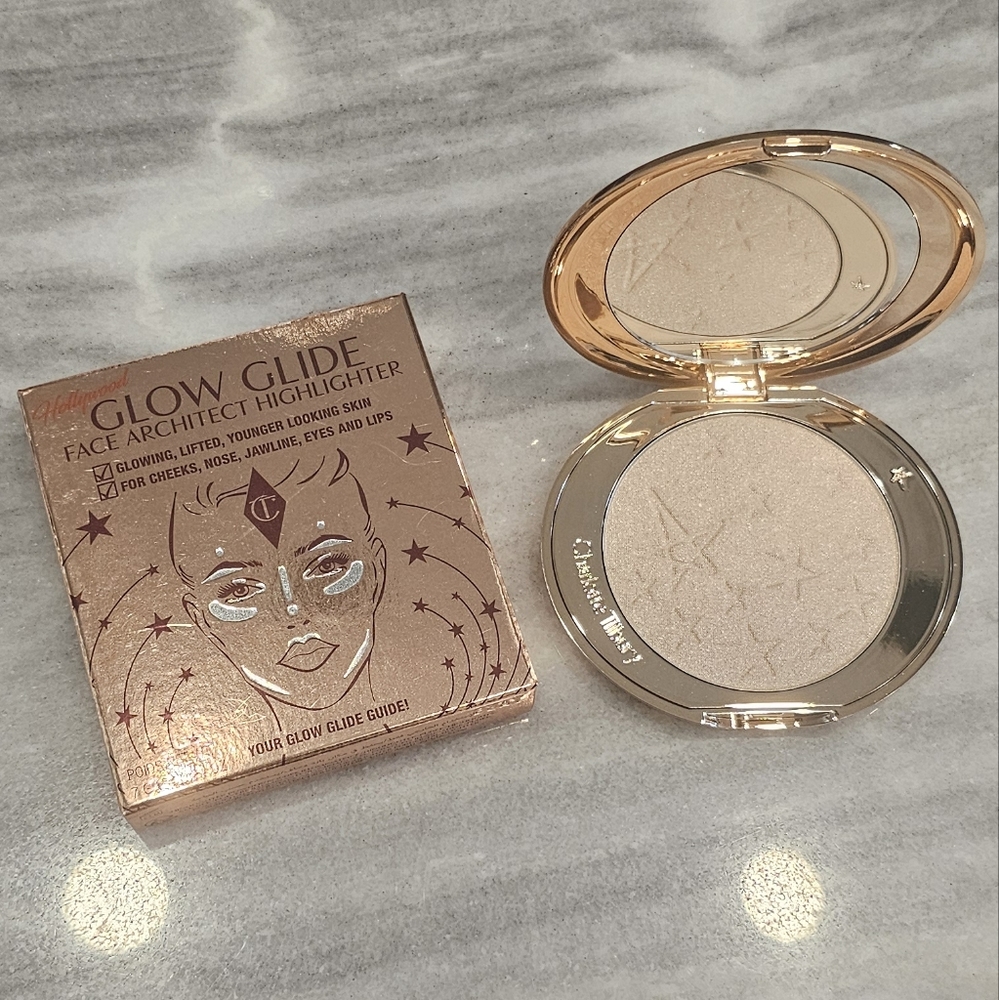 Sold Out Charlotte Tilbury Moonlit Glow Highlighter